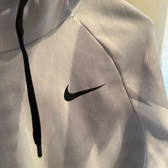 Nike Dri Fit men's hoodie - Picture 4 of 6